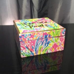 Fan seek pants Lacquer box